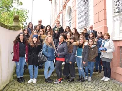 Die Schülergruppe aus Italien zu Besuch im Landratsamt